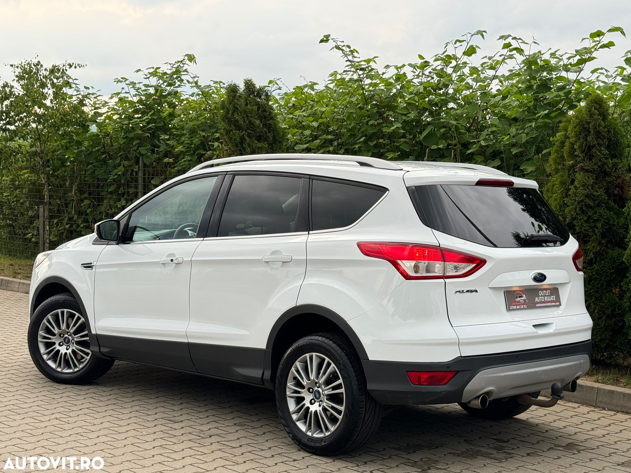 Ford Kuga 2.0 TDCi 2x4 Titanium - 2