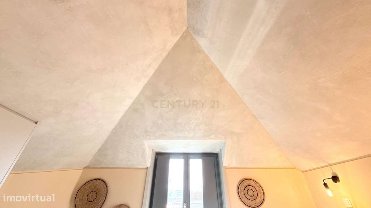 EXCLUSIVO T2 DUPLEX COM GARAGEM E VARANDA NO CORAÇÃO DA BAIXA DO PORTO-20