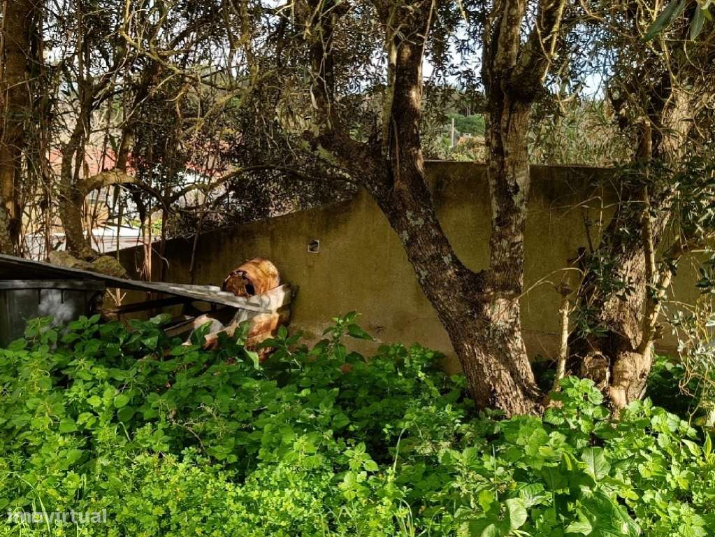 LHL1940 - Terreno urbano, para construção habitação de 880m2 + cave-16