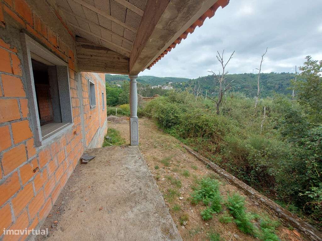 Moradia T3  com Garagem em construção Vila Cova de Alva-8