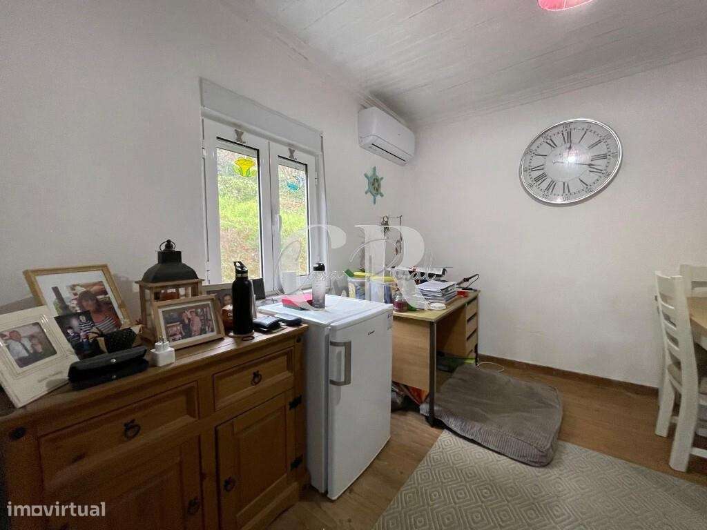 Casa de 4 quartas renovada com terreno em Vila Nova de Poiares-8