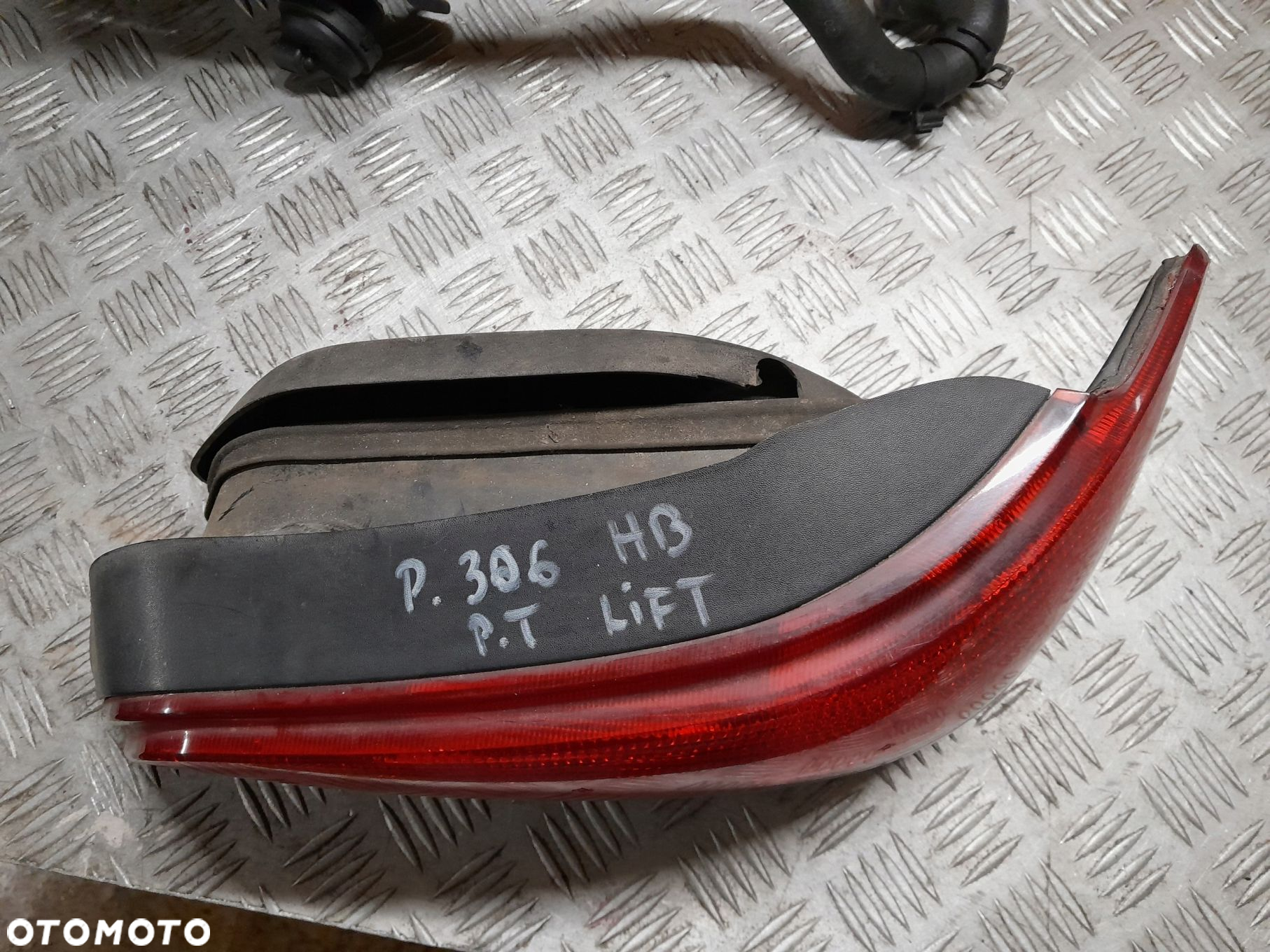 Peugeot 306 FL lift HB lampa prawa tył tylna - 3