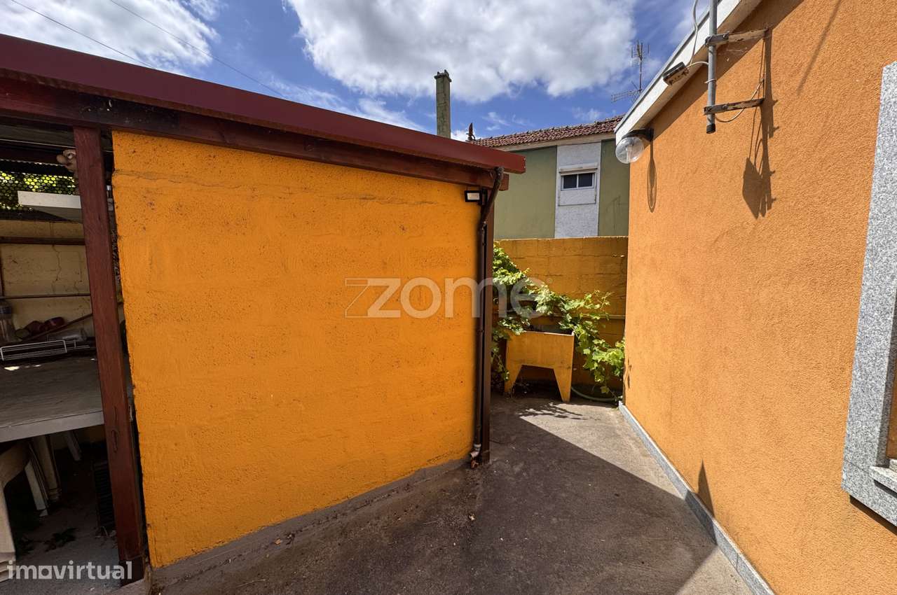 Moradia T3 com espaço exterior, a 12km de Chaves-10