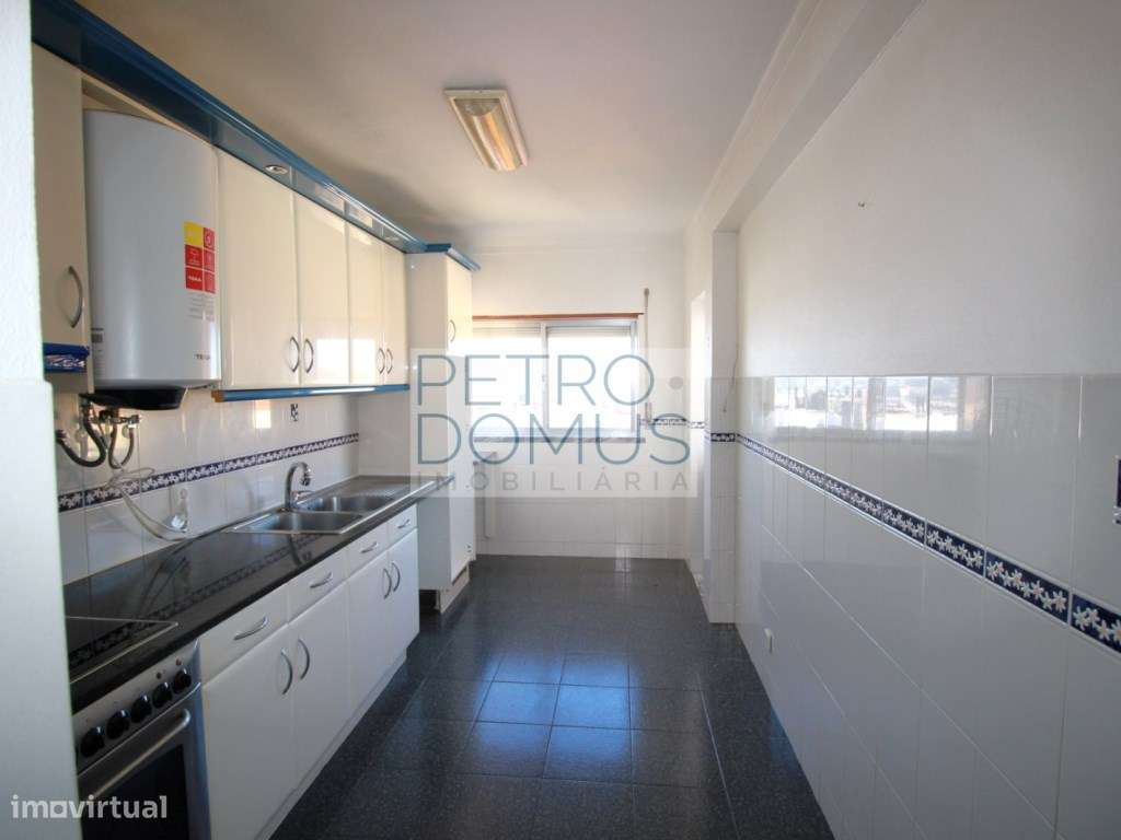 APARTAMENTO T3 | GARAGEM | VISTA CIDADE-7