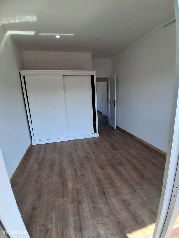 Apartamento T3 | Remodelado | Elevador | 3 Varandas | Lugar Garagem-18