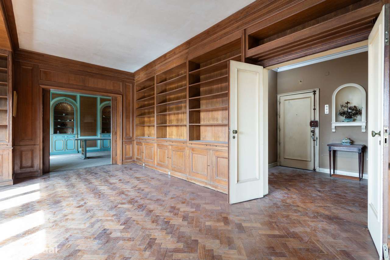 Magnífico T8 na Prestigiada Avenida da República - Transforme em Luxo - Grande imagem: 5/39