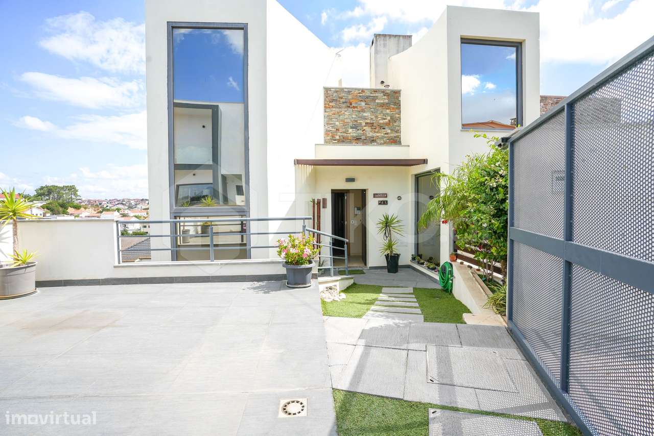 MORADIA T3 COM PISCINA, CONSTRUÇÃO ANTISSÍSMICA, ISOLAMENTO PREMIUM E-46