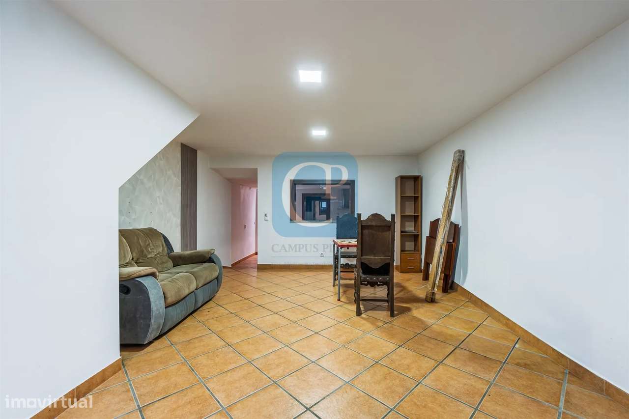 Moradia V2 à Estrada da Circunvalação, Ramalde, Porto - Grande imagem: 3/21