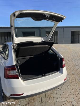 Skoda RAPID 1.6 TDI DPF Ambition - 13