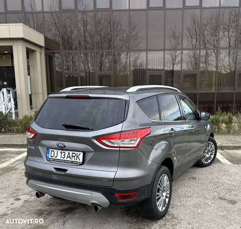 Ford Kuga 2.0 TDCi Powershift 4WD Titanium - 4