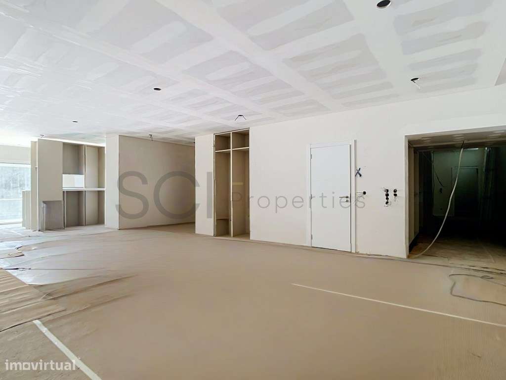 Extraordinário Apartamento T3+1 com amplas áreas em Coina-9