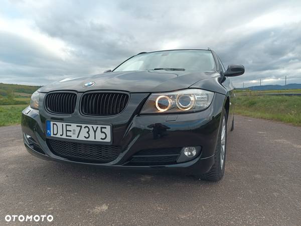 BMW Seria 3 318d DPF Touring - 3