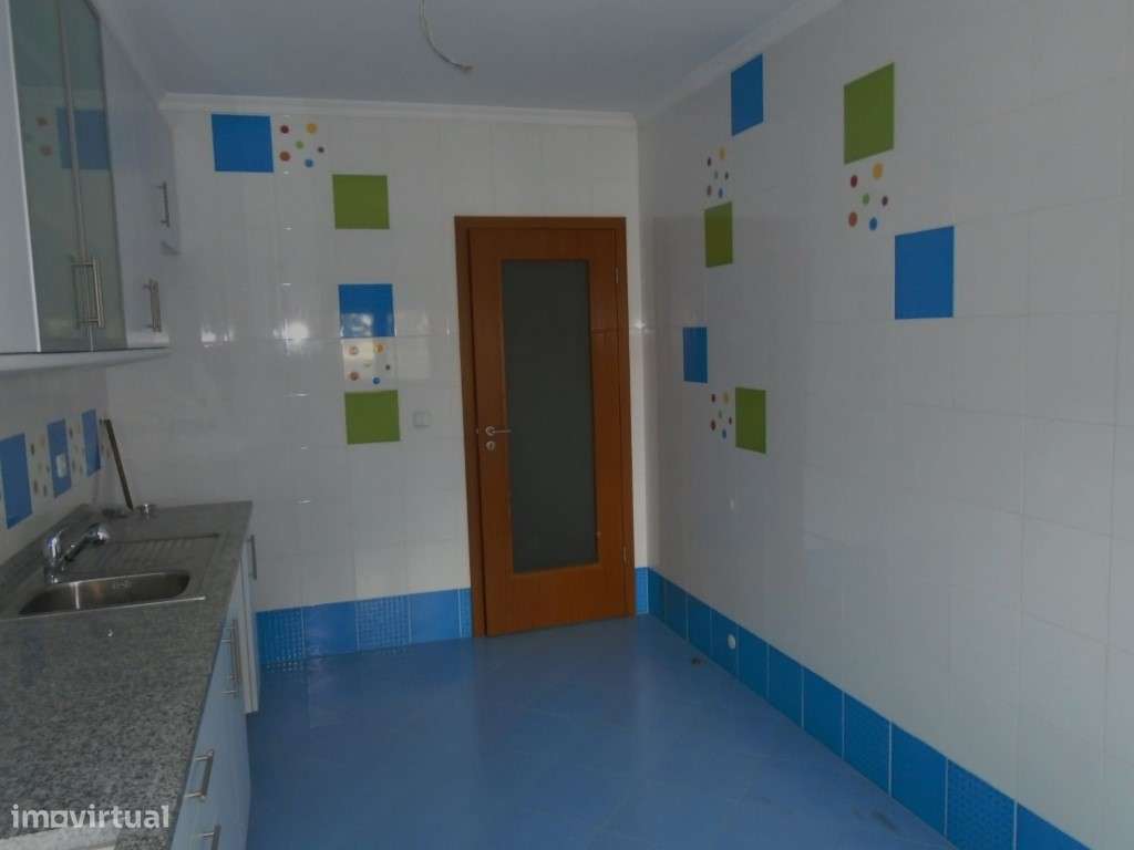 Apartamento T3 Arrendamento Aveiro > Esgueira - Grande imagem: 2/12