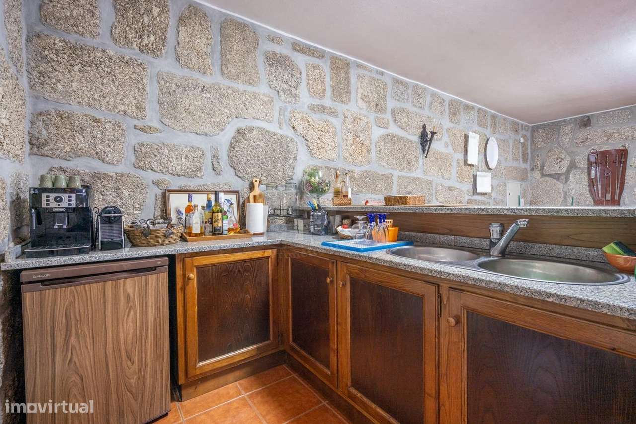 Quinta com Vinha Produtiva e Potencial Turístico junto ao Gerês-39