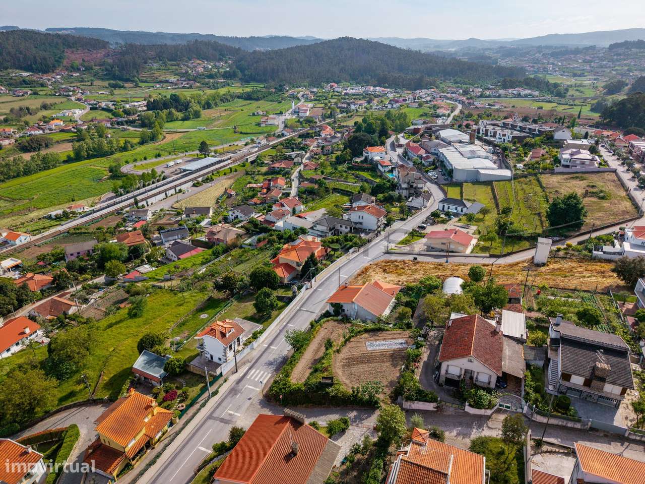 Terreno Urbano  com Viabilidade de Construção em Arentim-Cunha, Braga-4