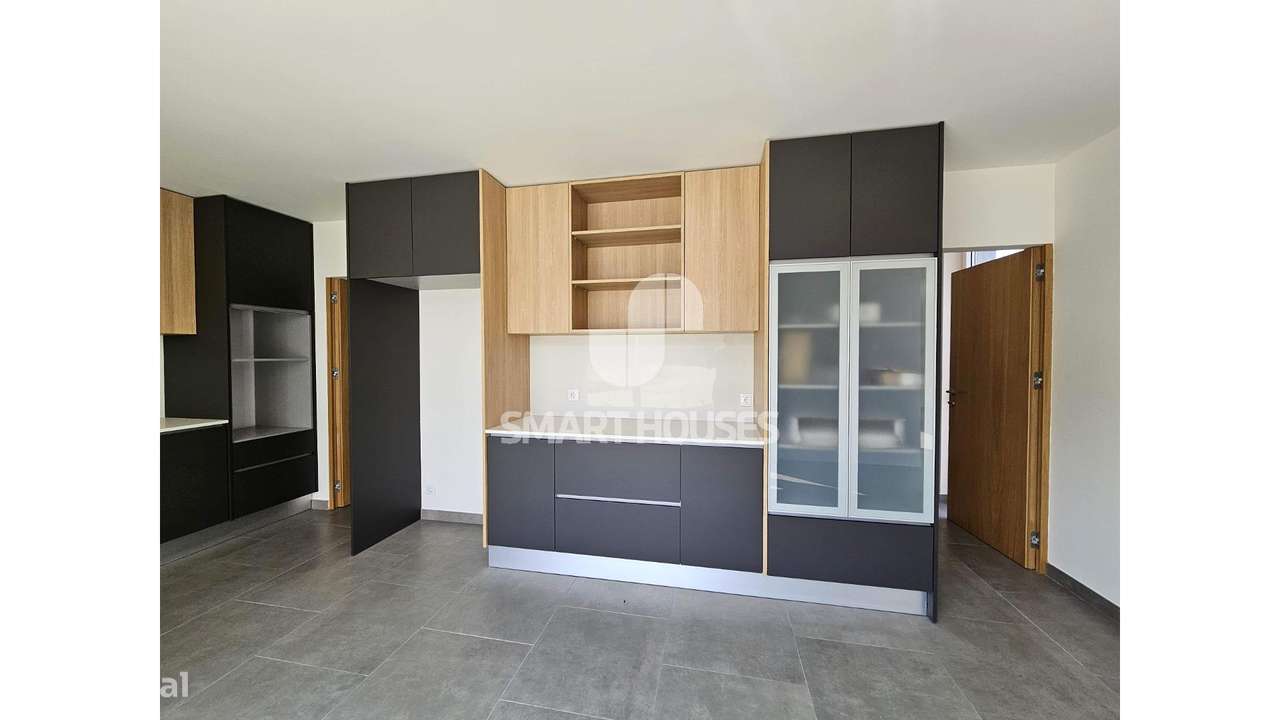 Moradia T3 c/ terraço centro São Romão-7