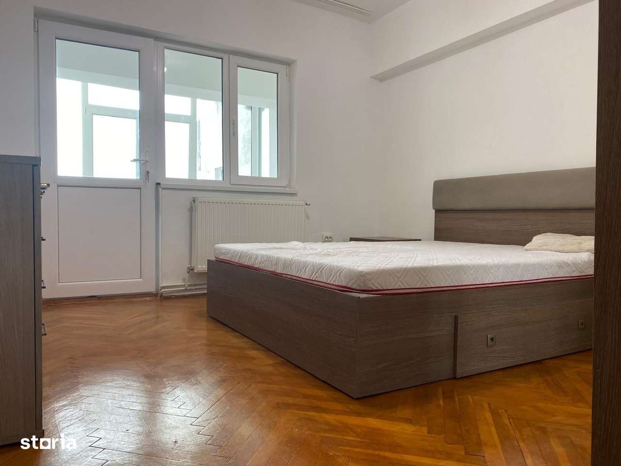 Închiriere apartament cu 4 camere, spatiu generos– Centru, Târgoviște - Imagine principală: 4/13