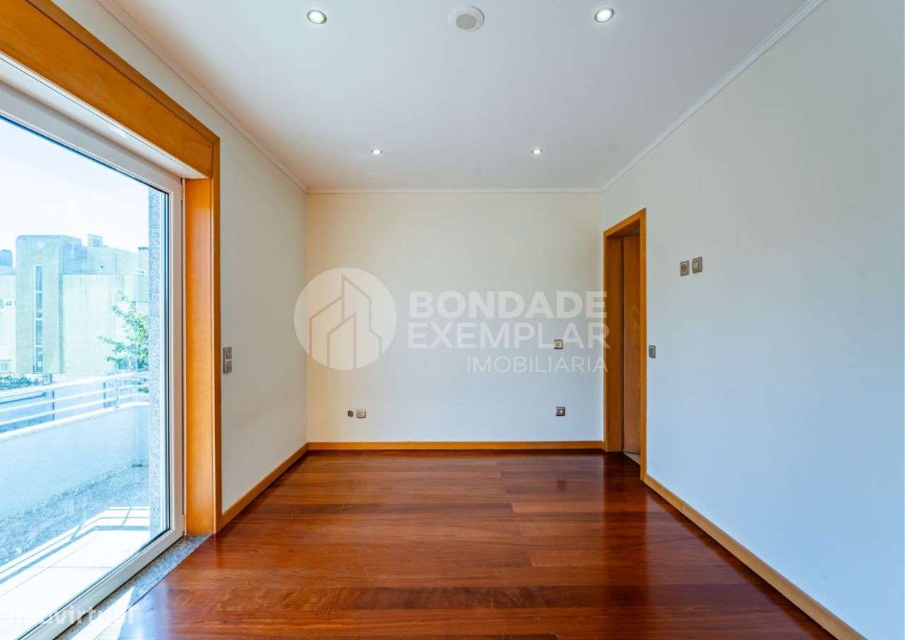 Excelente Moradia V4 - Quinta de Lousã - Valongo-17