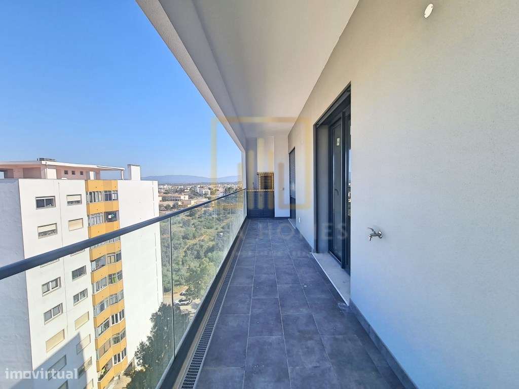 T4, Novo, último piso, em Fojo, Portimão-8