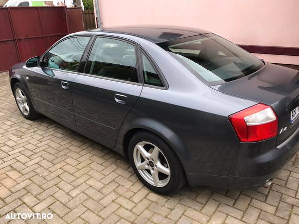 Audi A4 2.0 - 5