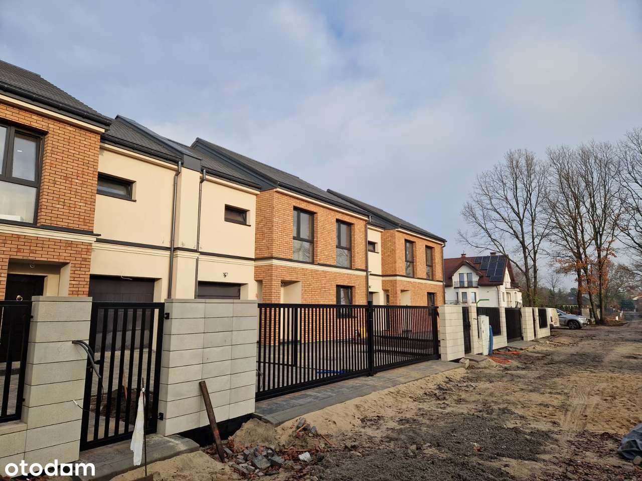 Pompa ciepła, panele fotowoltaiczne i bardzo duże ogrody. - Pełny obrazek: 4/11