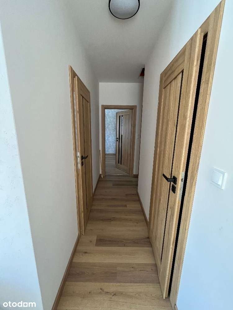 Nowy parterowy dom z umeblowaniem i wyposażeniem-9