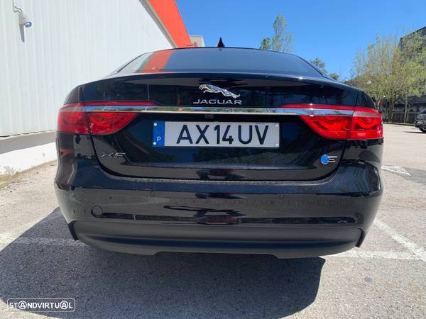 Jaguar XF 2.0 D Prestige Aut. - 12