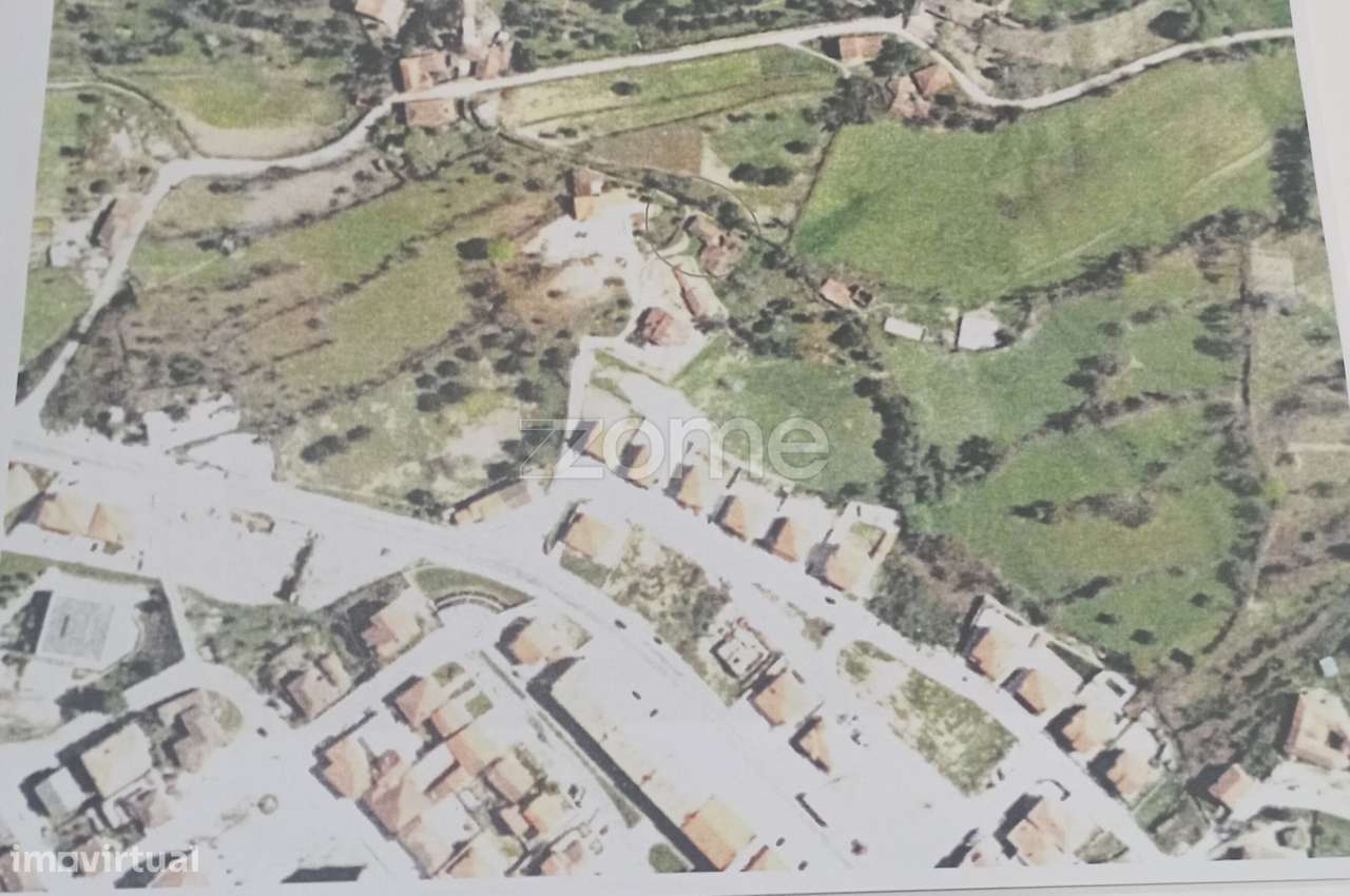 Moradia antiga para restauro em Ribeira de Pena - Grande imagem: 3/4