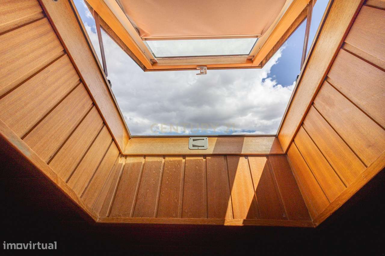 Moradia de Prestígio com 277m² | Garagem | Energia Solar | Feijó, Alma-23