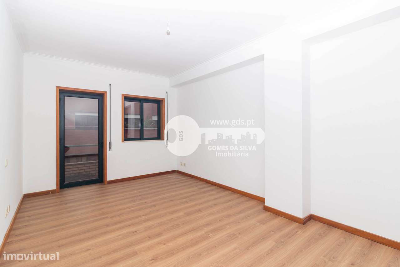 Apartamento T3 c/ suite na Rua Américo F. Carvalho-14