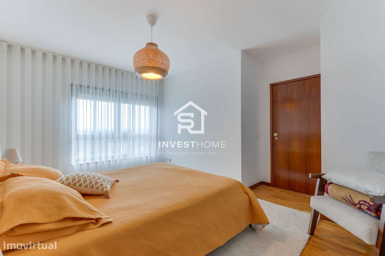 Apartamento T2 | Boas áreas | Varanda | 2 Lugares Garagem-33