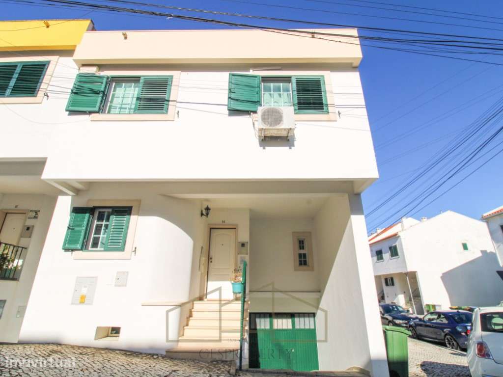 Moradia T3 nos Foros da Amora-35