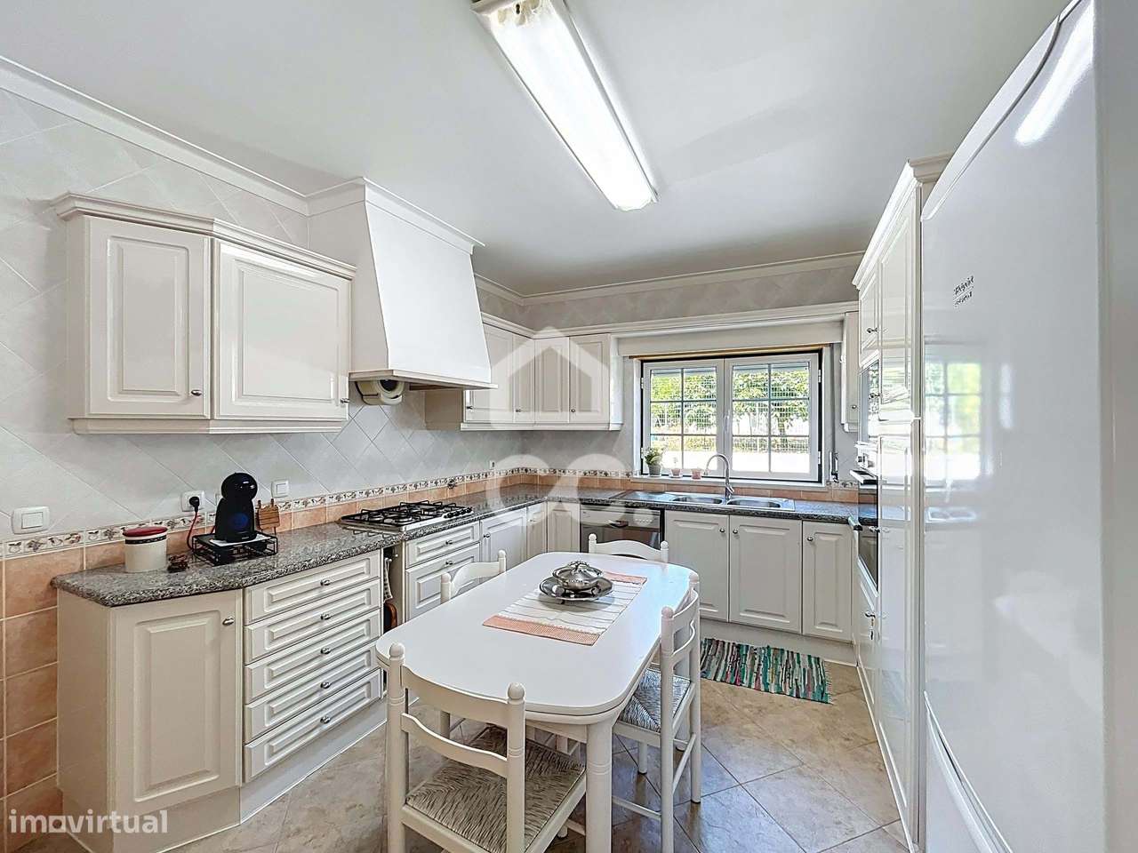 Moradia T4 com jardim, Casais da Serralheira-10