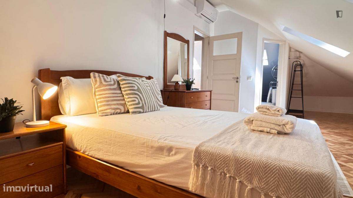 Quarto - localizado em Montes Claros Coimbra - Grande imagem: 2/23