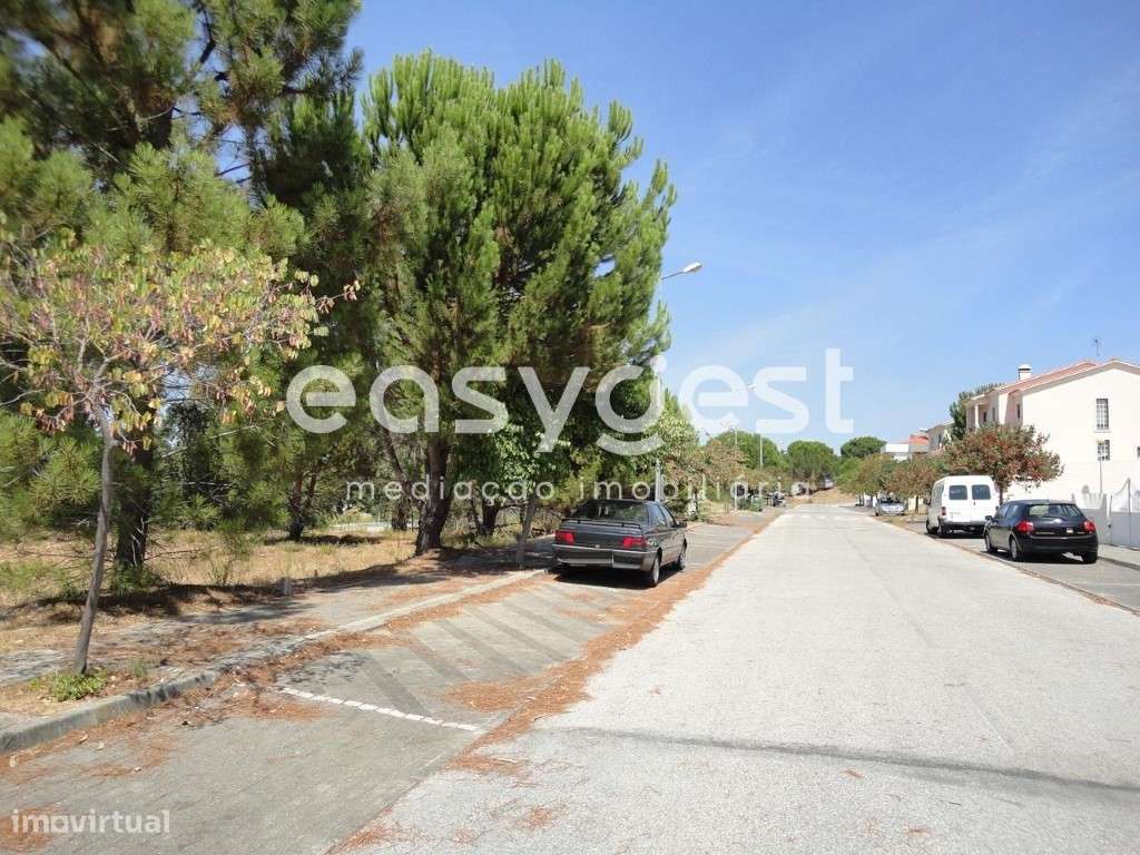 Imóvel de Banco - Lote de Terreno ena Urbanização Casal Vidigal - Grande imagem: 1/8