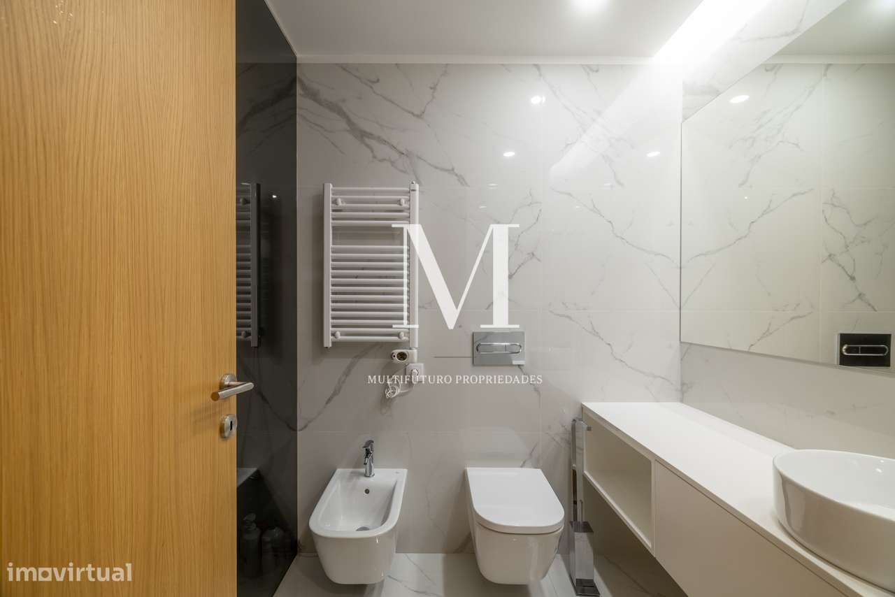 Apartamento T3 | Terraço | Varandas | Garagem | Praia-27