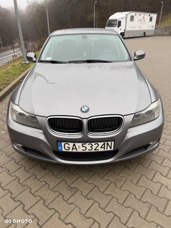 BMW Seria 3 318i - 7