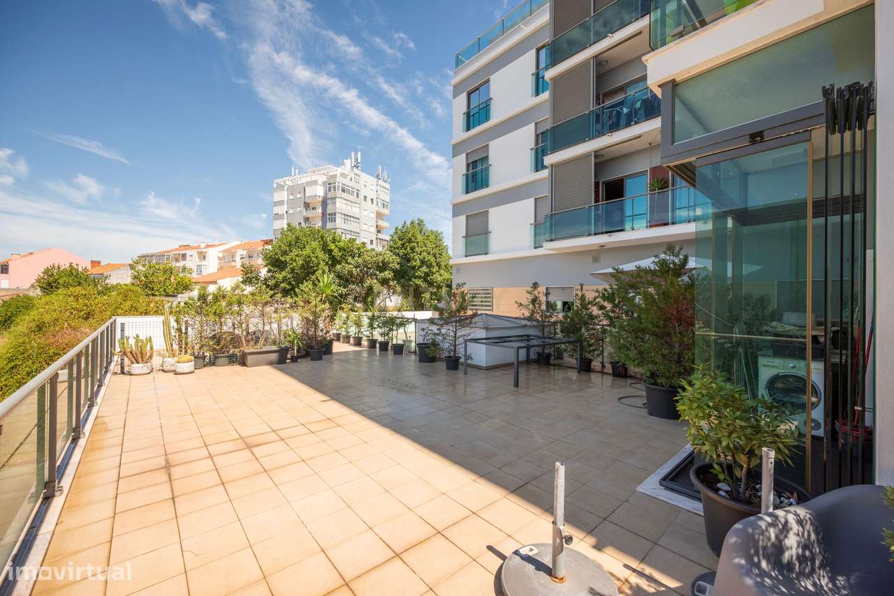 APARTAMENTO T4 DE SONHO NA AMORA | SEIXAL-11