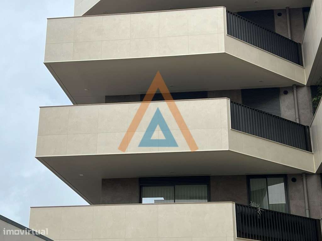 EXCELENTE T2 EM CONDOMINIO FECHADO - Grande imagem: 2/48