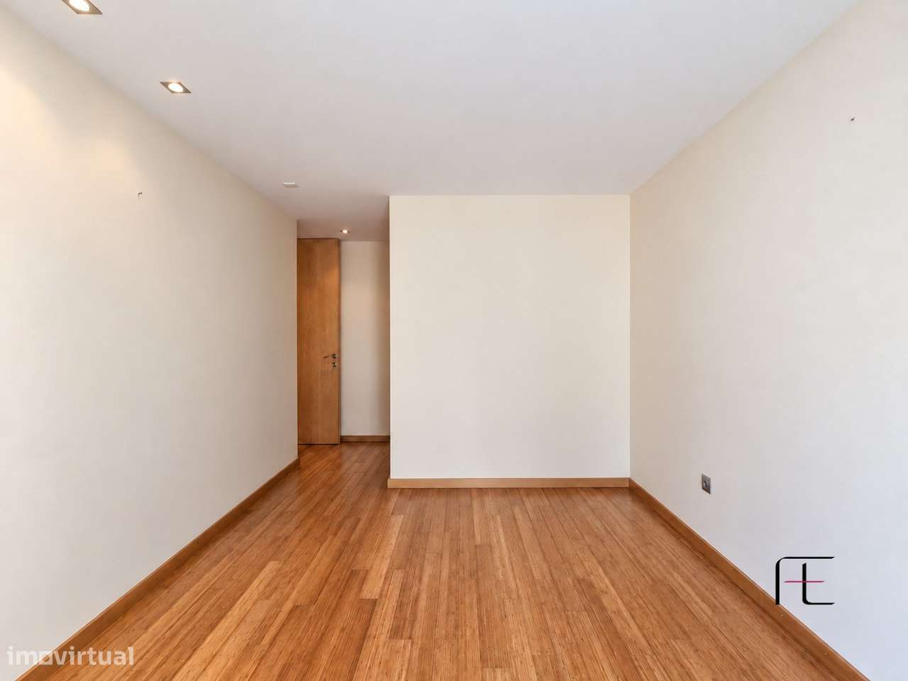 T2 com 120 m² Varanda e Garagem à Entrada de Espinho-17