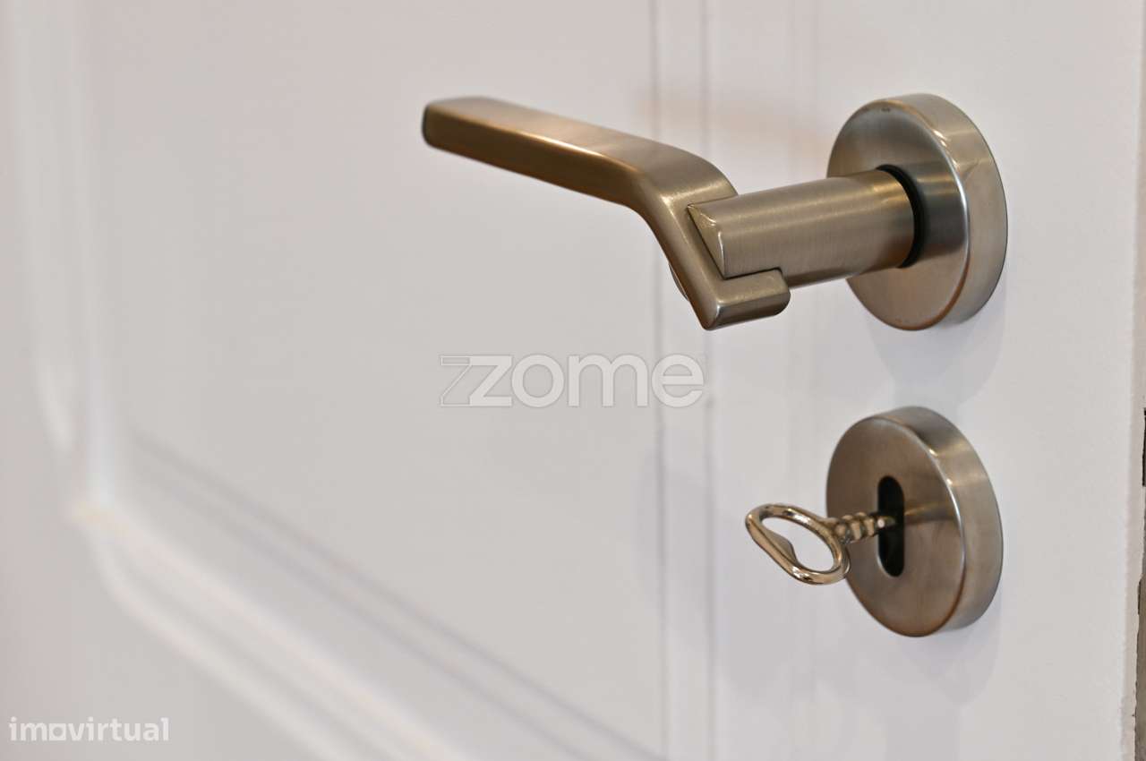 Apartamento T2+1 Renovado na Avenida Almirante Reis-11