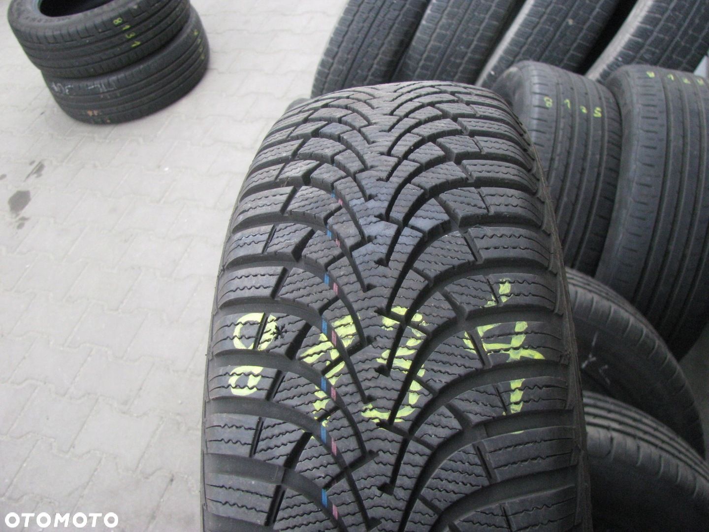 GOODYEAR ULTRAGRIP 9 205/60R16 92H 8mm 1szt ZIMOWA - 1