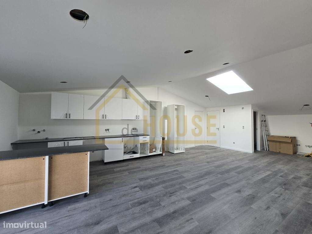 Moradia T3, com espaço exterior perto da Praia-12