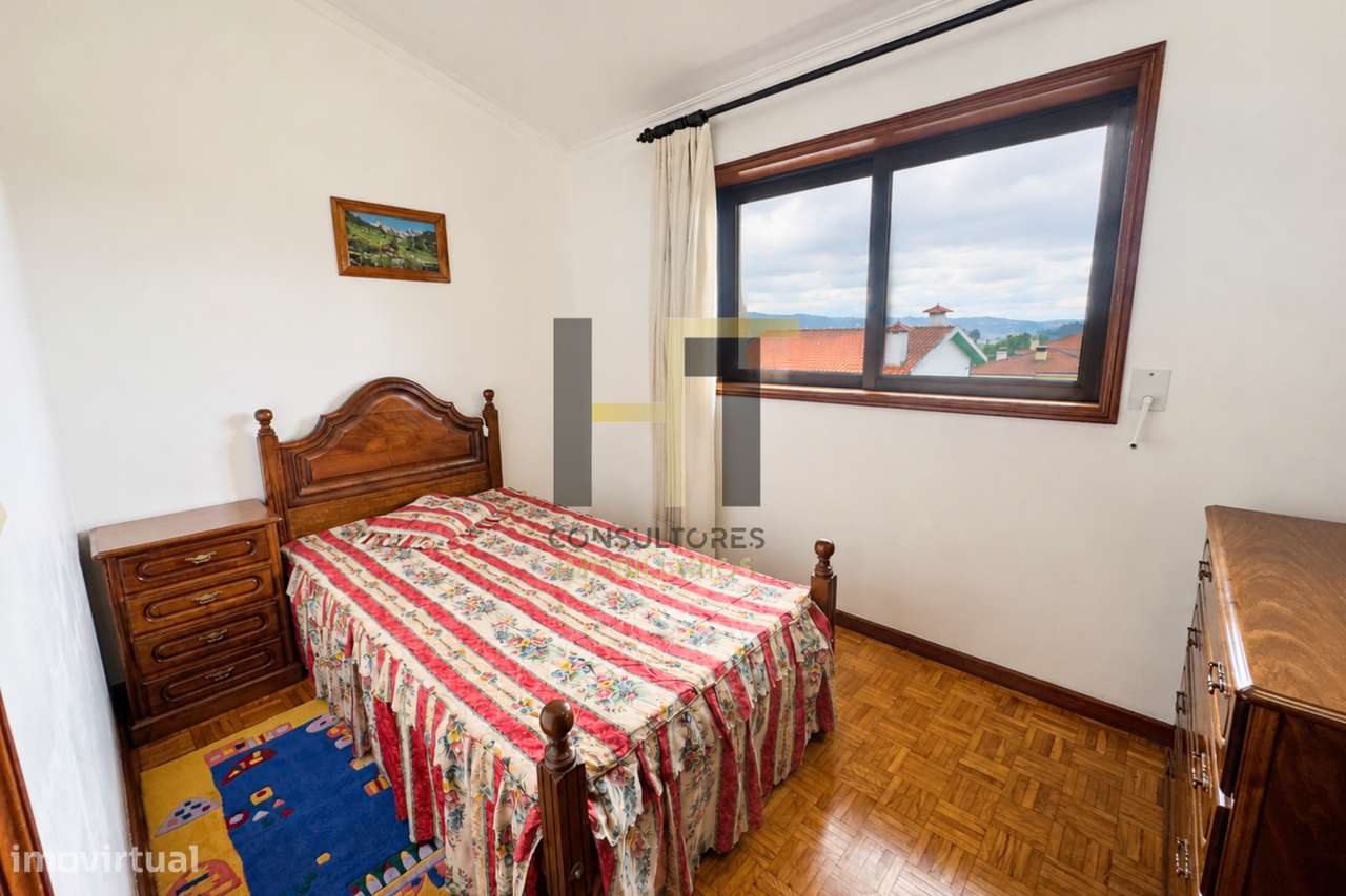 Moradia T4 em Lousada | 312m², 542m² de Terreno e Garagem para 3 Car-21