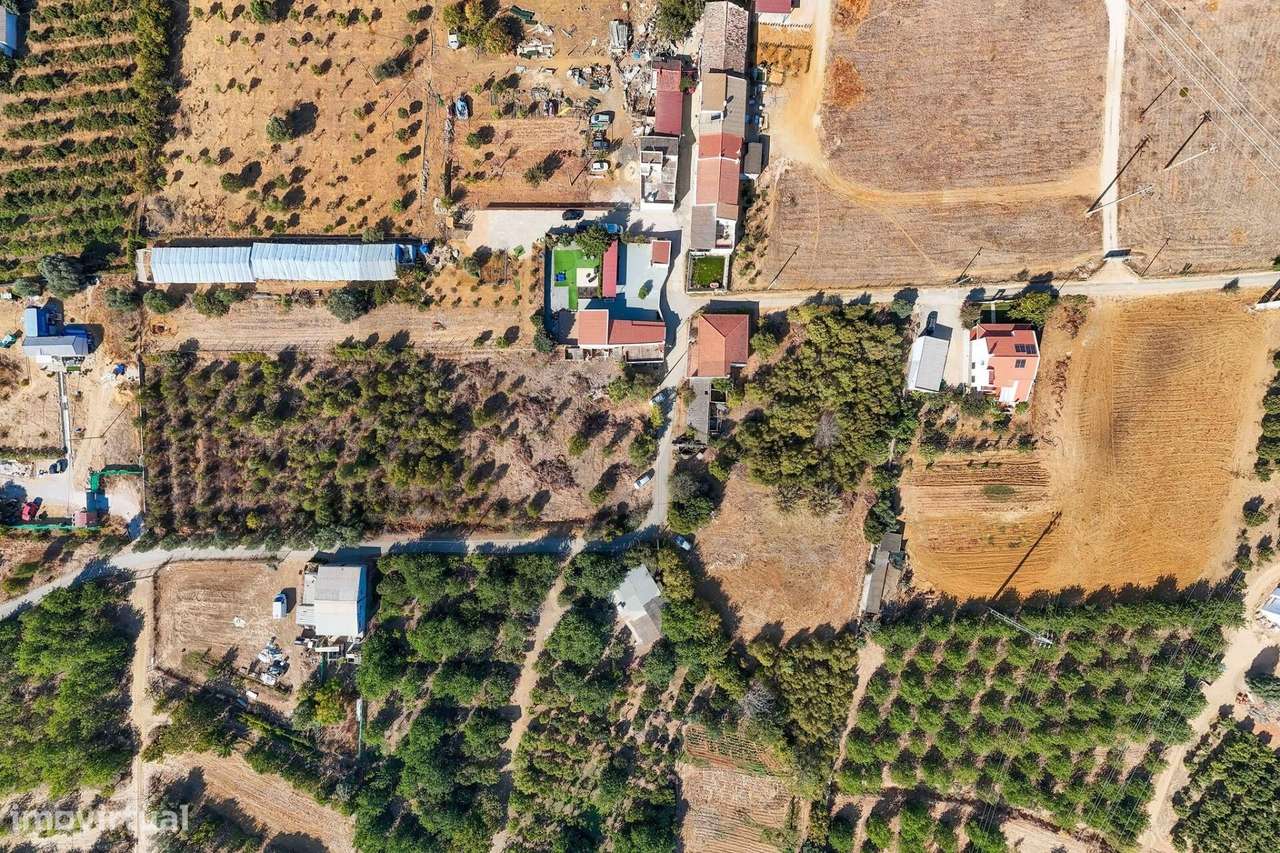 Moradia T4 com Terreno de 8480m2 em Bela Salema-40