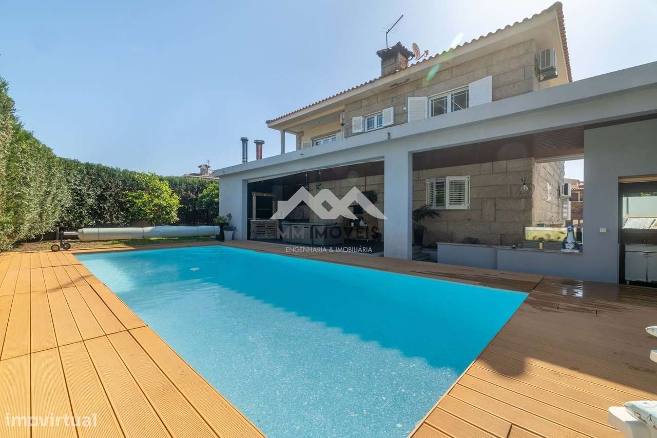 Moradia T4 | Piscina | Jardim | 4 frentes | Praia Fluvial-21