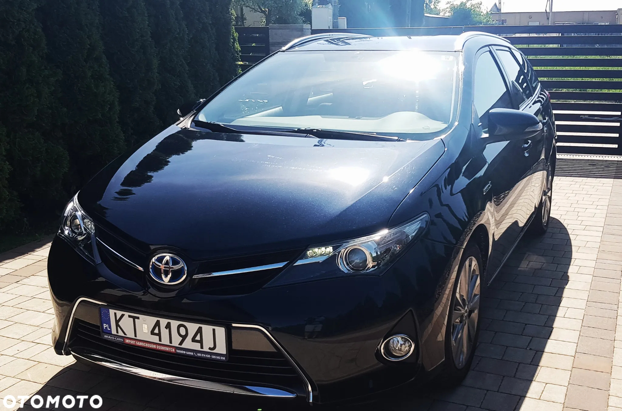 Toyota Auris 1.8 VVT-i Hybrid Automatik Design Edition - 2