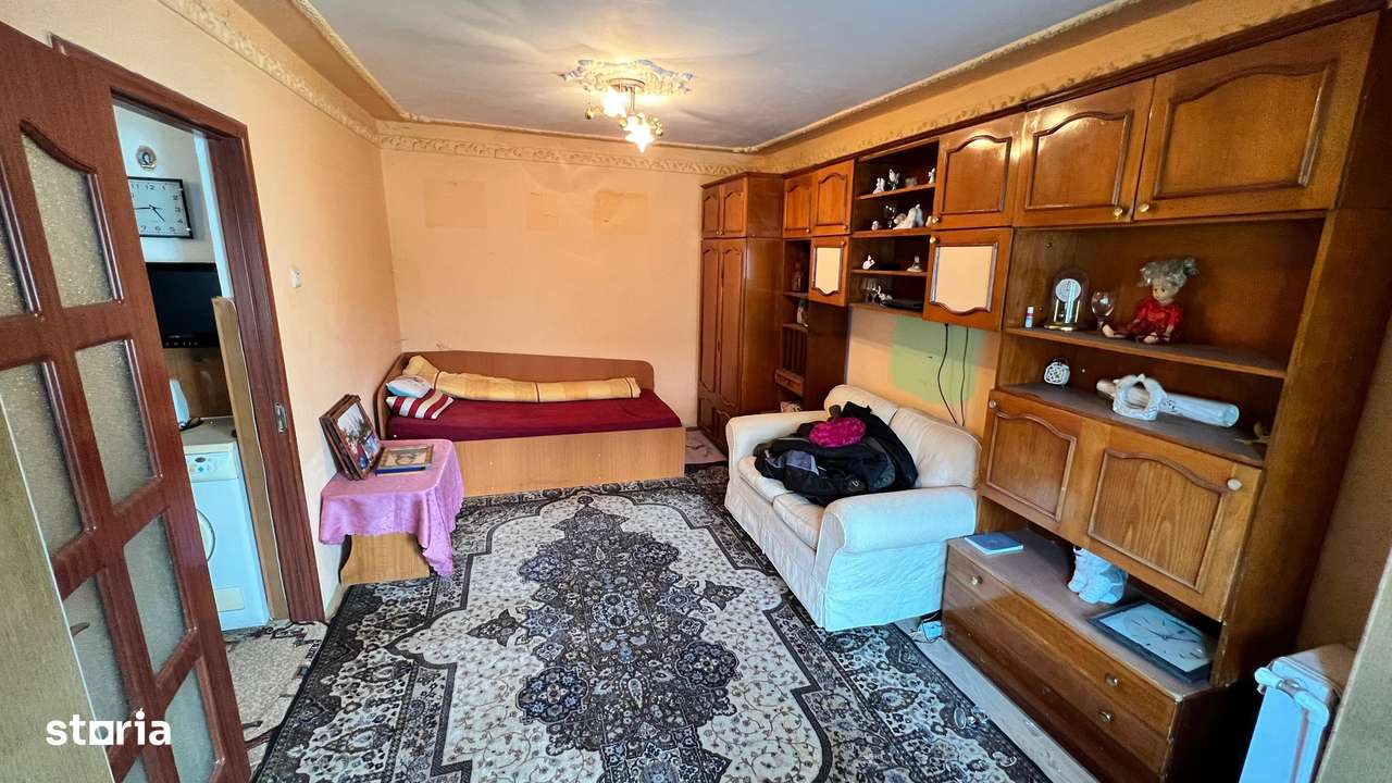 Garsoniera zona centrala Petrila - Imagine principală: 4/8