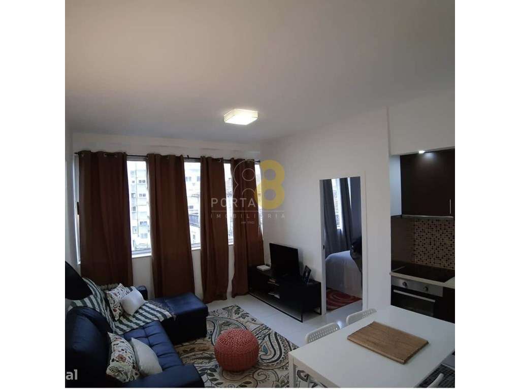 Apartamento T0 (transformado em T1) na Baixa do Porto - Grande imagem: 2/20
