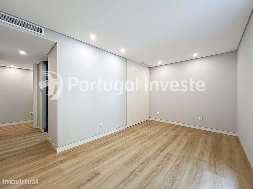 Sublime Duplex T4 com Mezanino no centro de Carcavelos-20